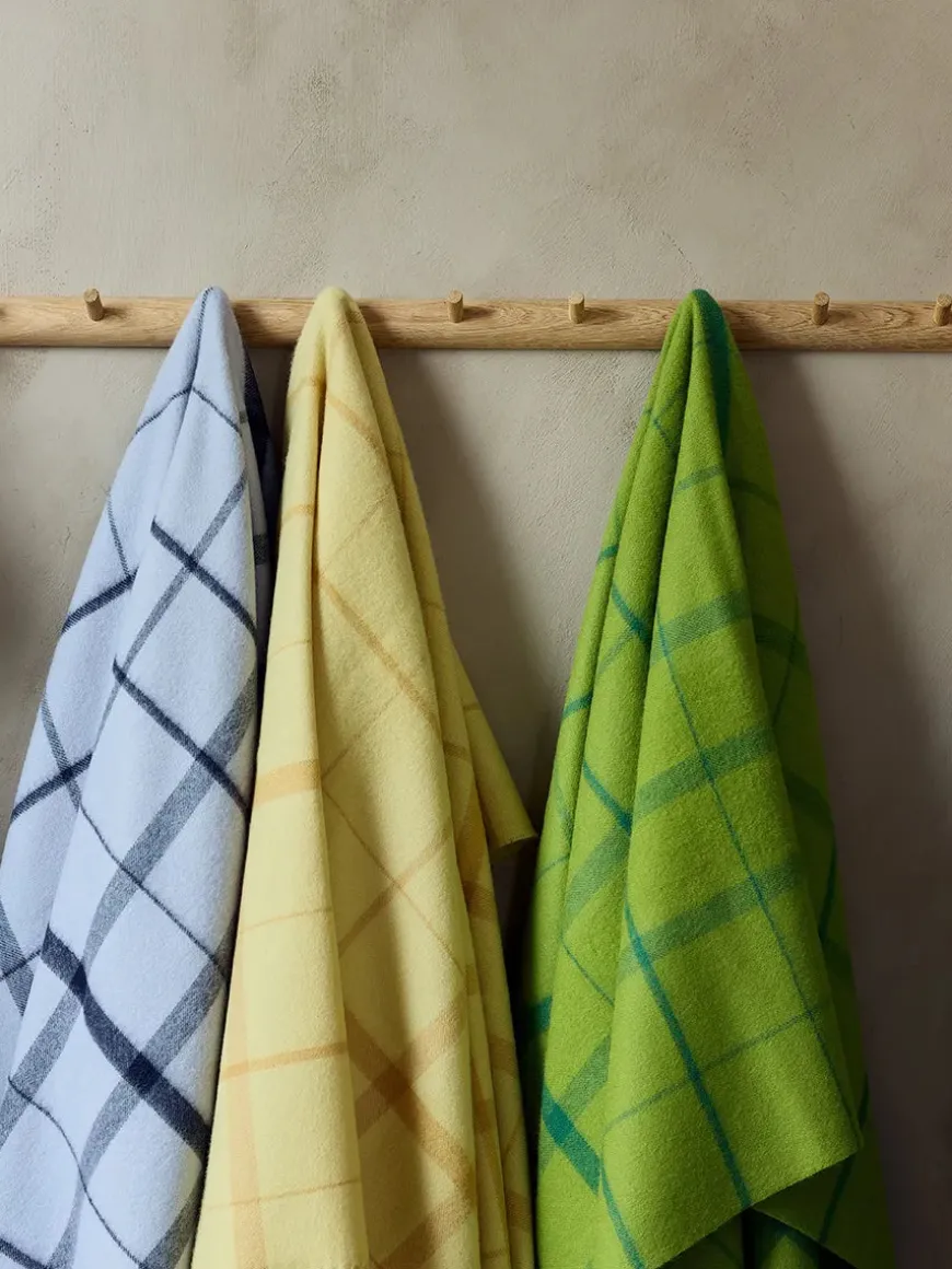 Warp & Weft Plaid, concrete/midnight fra Silkeborg Uldspinderi