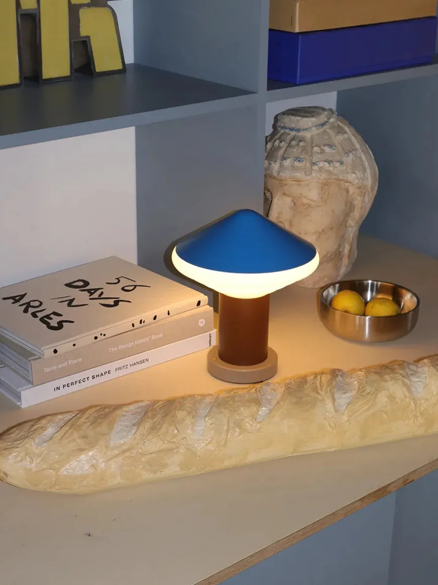 Whipped Portable Table Lamp, luminous orange fra LEO Objects