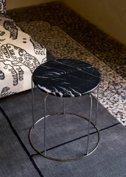 Wire Stool Marble Top fra &Tradition