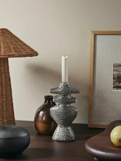 Yara Candle Holder Large, dark sand fra Ferm Living