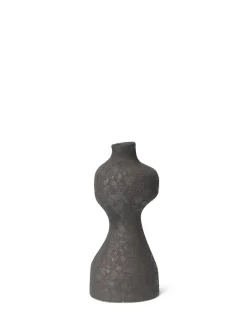 Yara Vase Medium, rustic iron fra Ferm Living