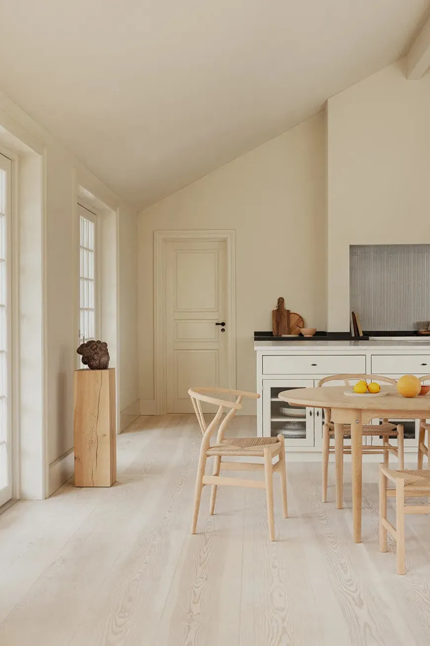 Y-stol CH24, eg olie af Hans J. Wegner