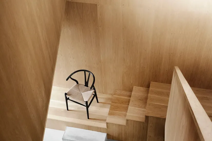 Y-stol CH24, eg olie af Hans J. Wegner