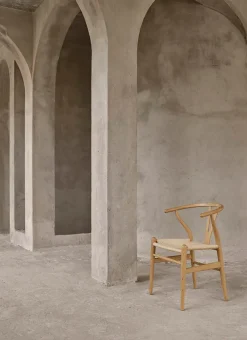 Y-stol CH24, Eg røget olie af Hans J. Wegner