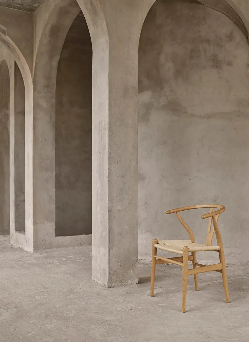 Y-stol CH24, Eg røget olie af Hans J. Wegner