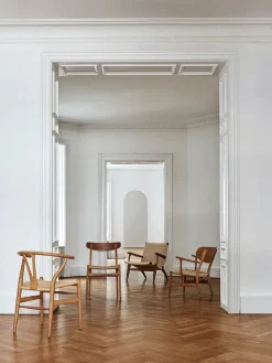 Y-stol CH24, Eg røget olie af Hans J. Wegner