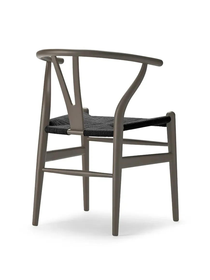 Y-stol CH24 Soft Silver Grey med sort flet af Hans J. Wegner