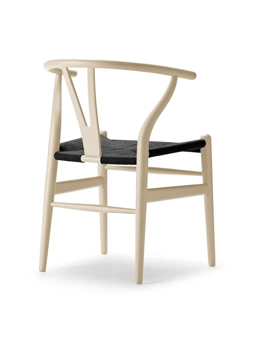 Y-stol CH24 Soft Silver Grey med sort flet af Hans J. Wegner
