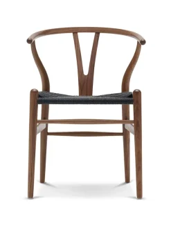 Y-stol CH24, Valnød olie med sort flet af Hans J. Wegner